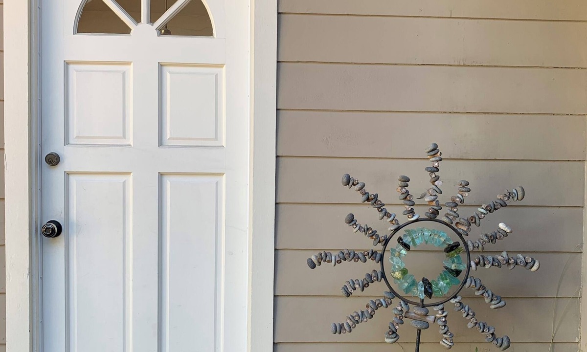 Aptos Cottage | A Fabulous stand alone beach home. Has everything a larger home has.