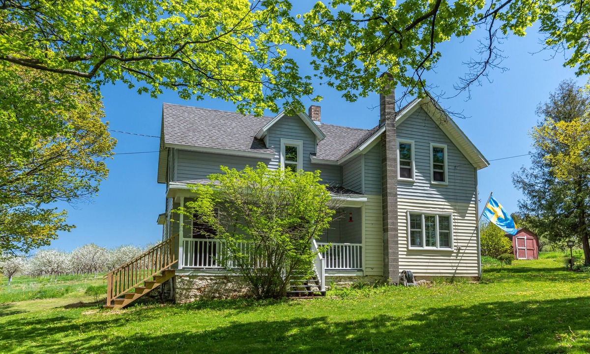 Sister Bay House | A historic completely restored home on a five acre cherry orchard- pet friendly!