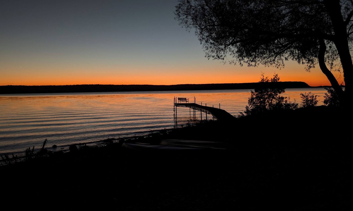 Sturgeon Bay Cottage | A Waterfront Home for All-Seasons in Door County!