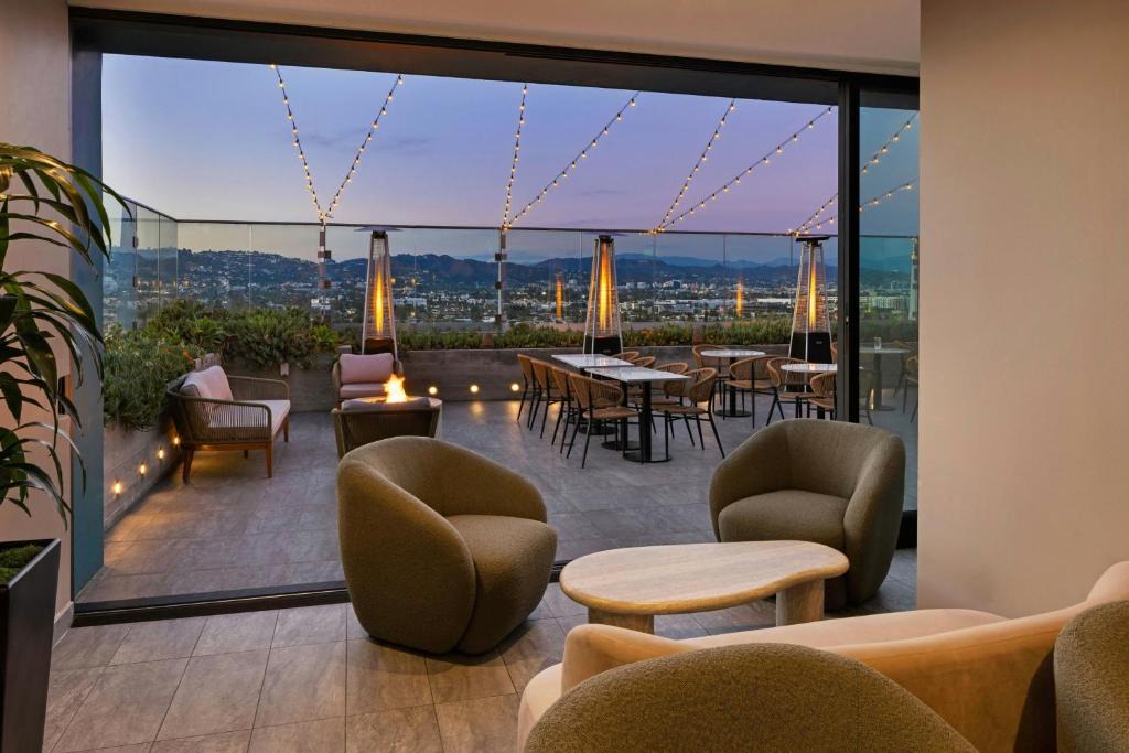 Carthay Circle Hotel | AC Hotel by Marriott Beverly Hills
