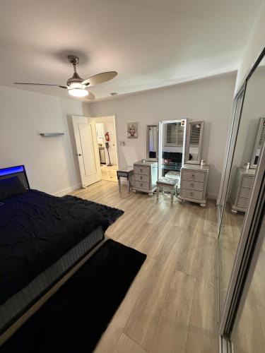 Westwood Apartment | Affordable 2-bedroom Getaway in LA