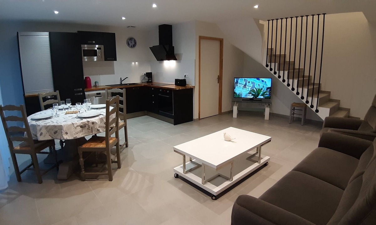 Othis Apartment | Air-conditioned cottage 4 people / 3 bedrooms: Asterix / MerdeSable / A1 / Paris / RoissyCDG NEUF