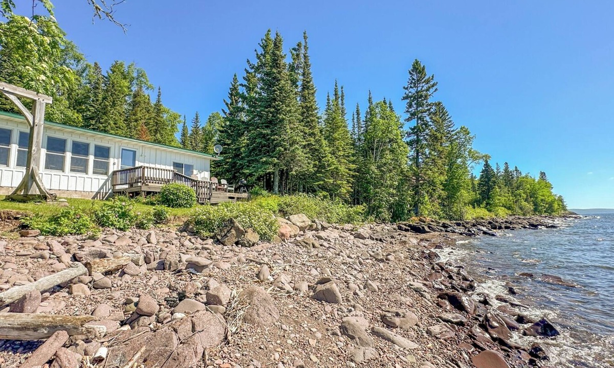 Grand Marais Cabin | Amazing Grace Cabin - Lake Superior - Grand Marais, MN - Cascade Vacation Rental