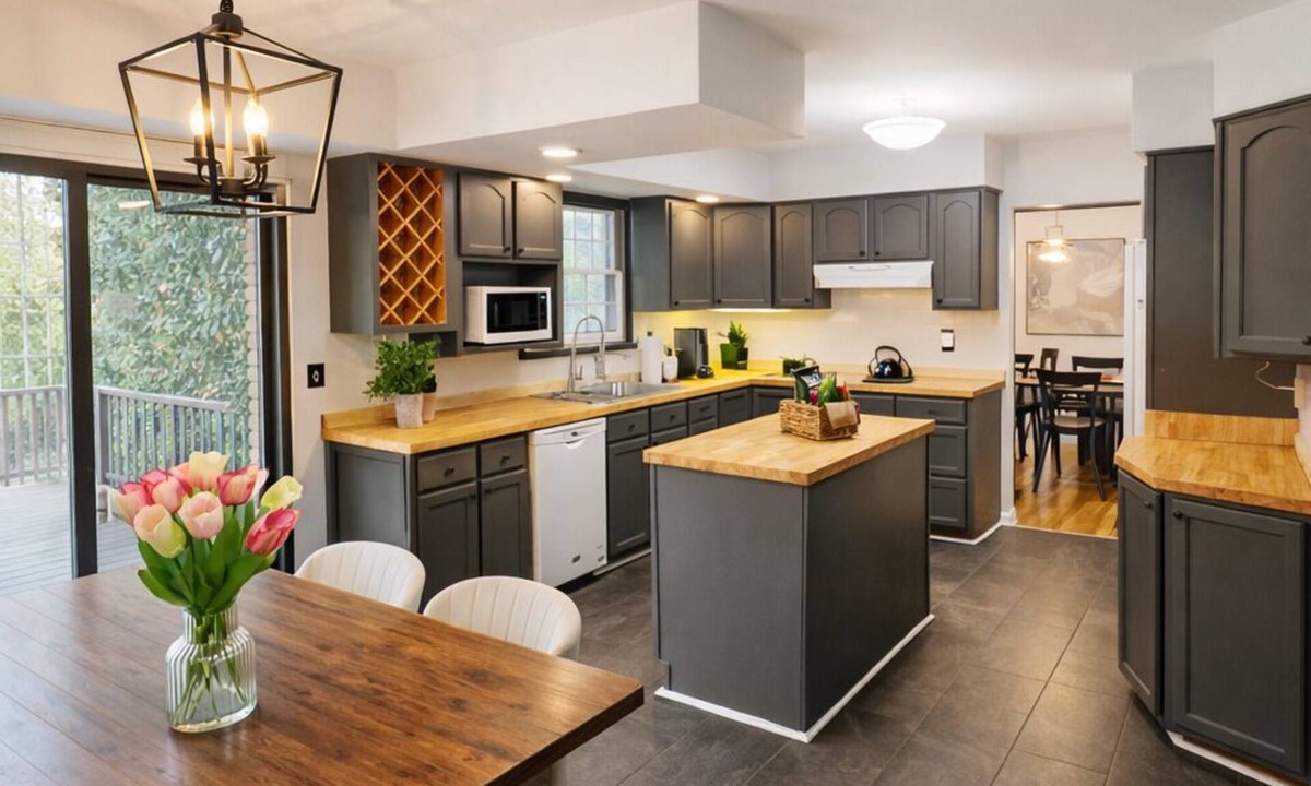 Reisterstown House | Amber Oasis is where families relax, reconnect, & make memories