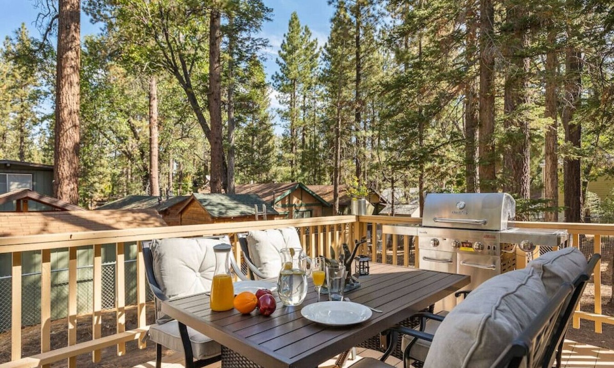 Big Bear Lake Cottage | An amazing cottage that takes you back to childhood tales