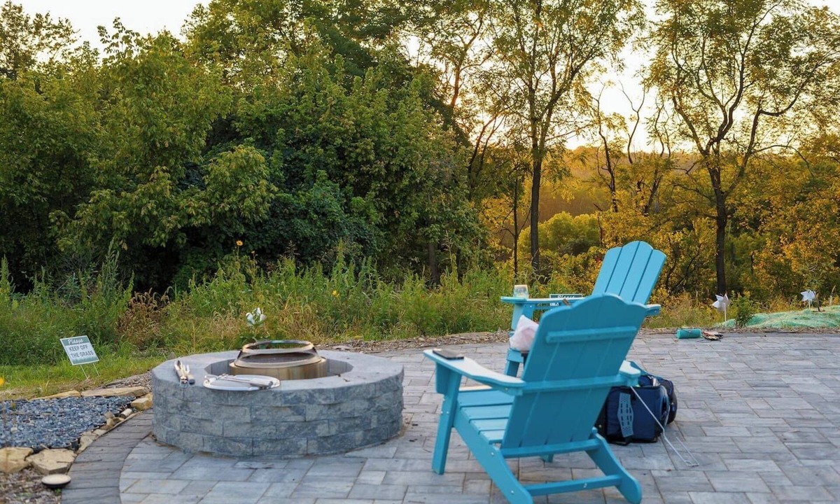 Antietam House | Antietam Dome: Level 2 Charger, 1 level, Walk to C&O Canal at Antietam Aqueduct Relax, Naturally!