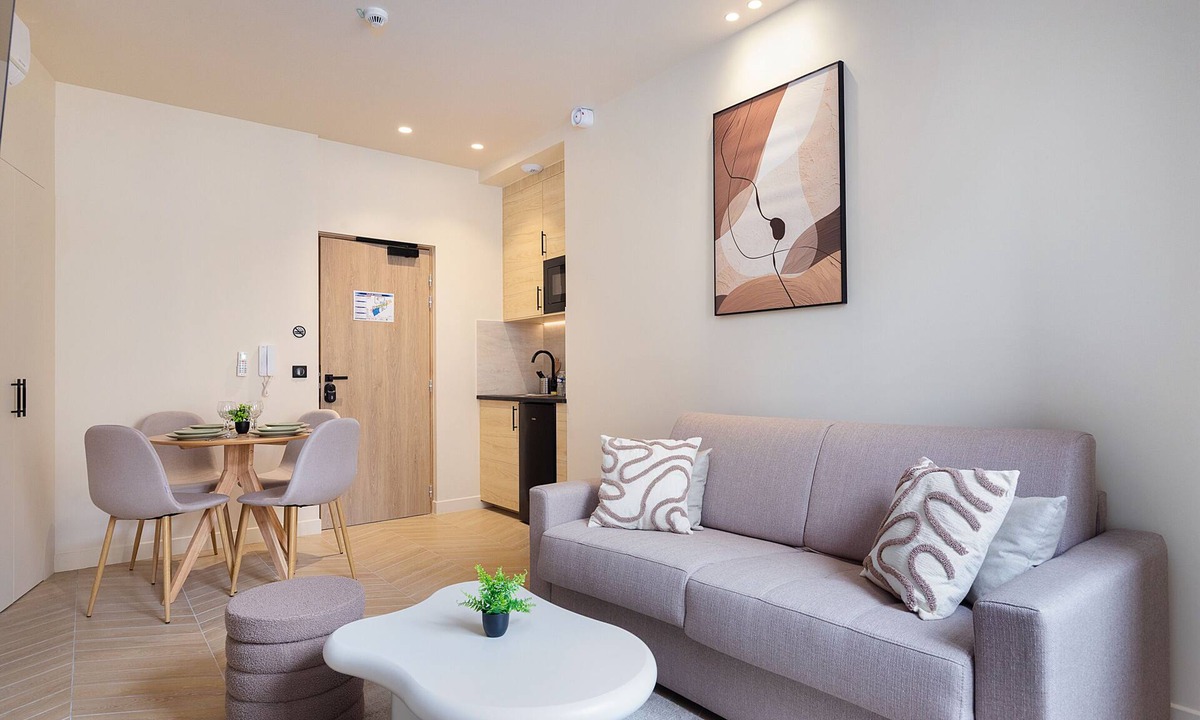 Billancourt–Rives de Seine Apartment | Apartment-Deluxe-Wet room-City view
