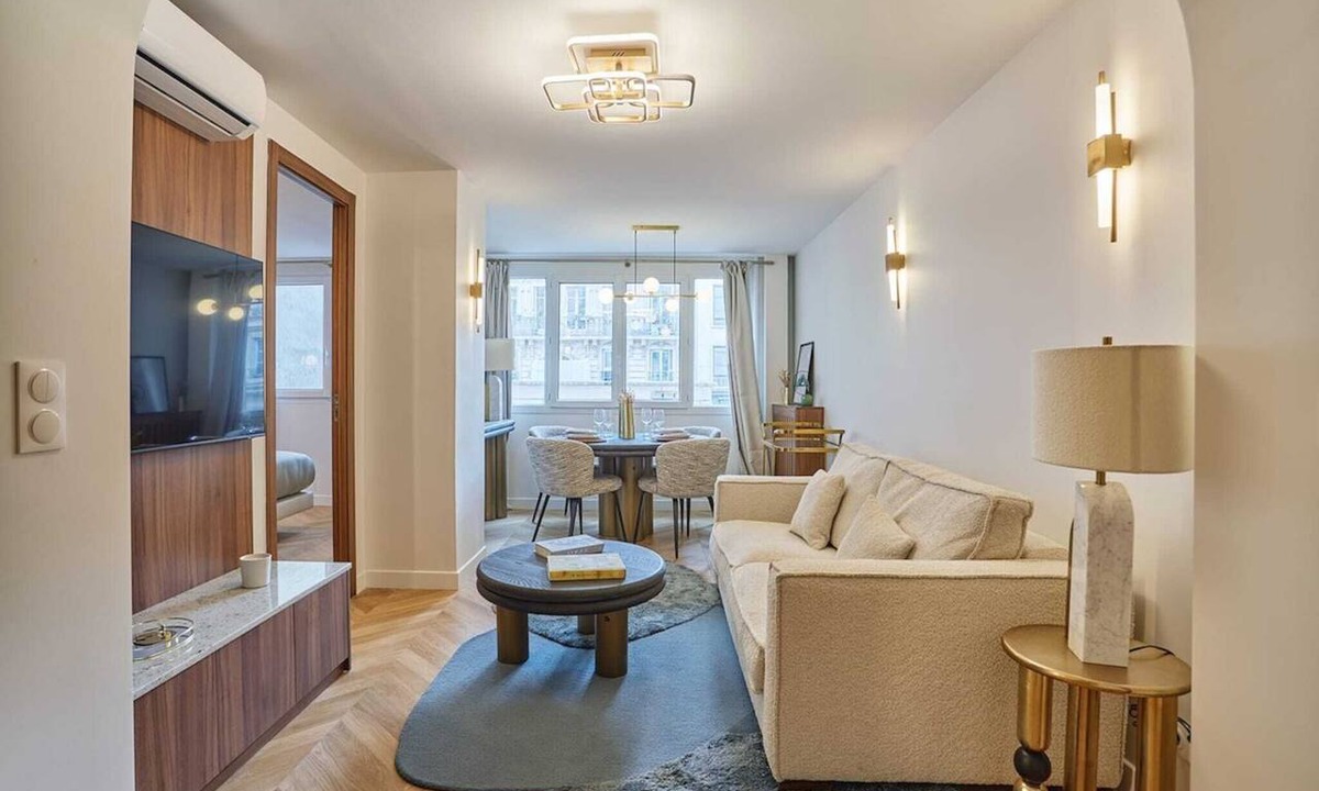 Saint-Vincent-de-Paul Apartment | Apartment in the Center of Paris