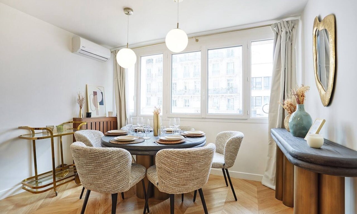 Saint-Vincent-de-Paul Apartment | Apartment in the Center of Paris
