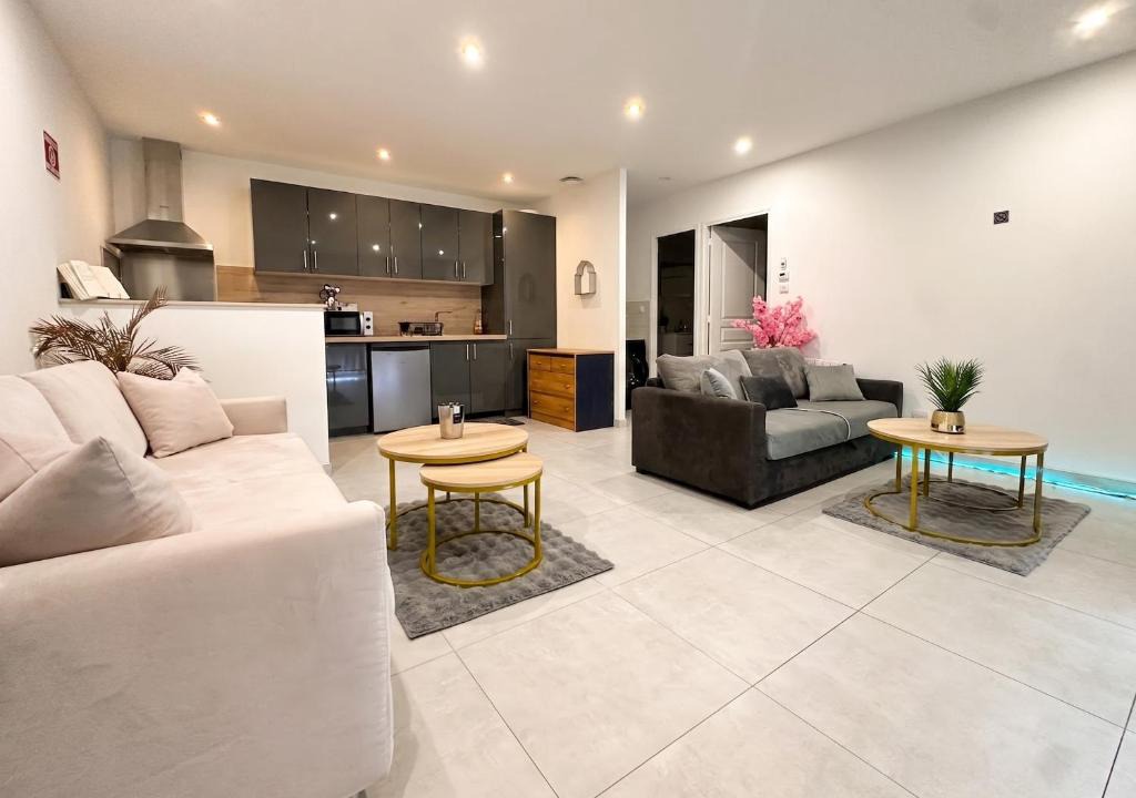 Freneuse Apartment | Appartement avec balcon à Freneuse - 54 m²