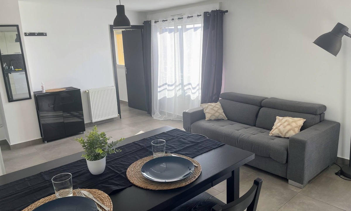Les Gondoles Apartment | Appartement Cosy Avec Chambre-salon-cuisine Tout Équipée