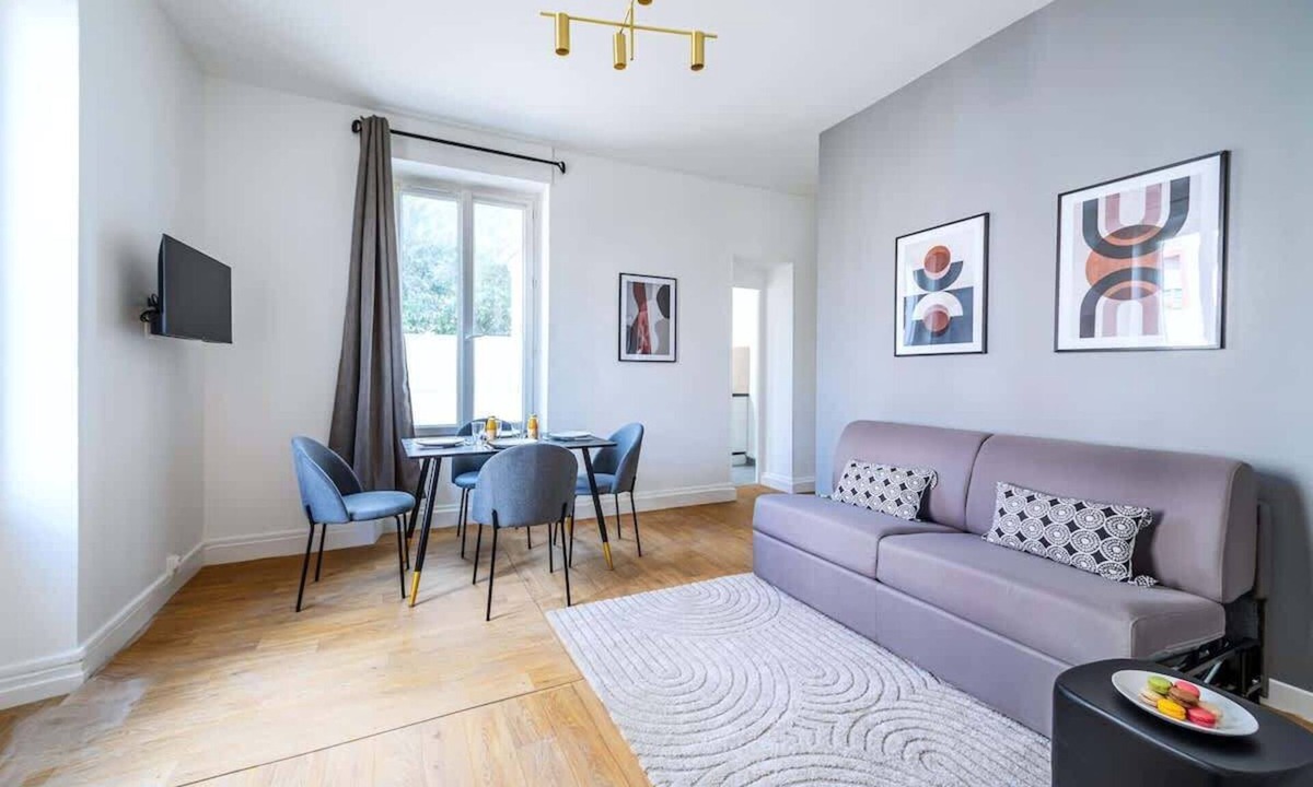 Issy-les-Moulineaux Apartment | Appartement Cosy aux Portes de Paris