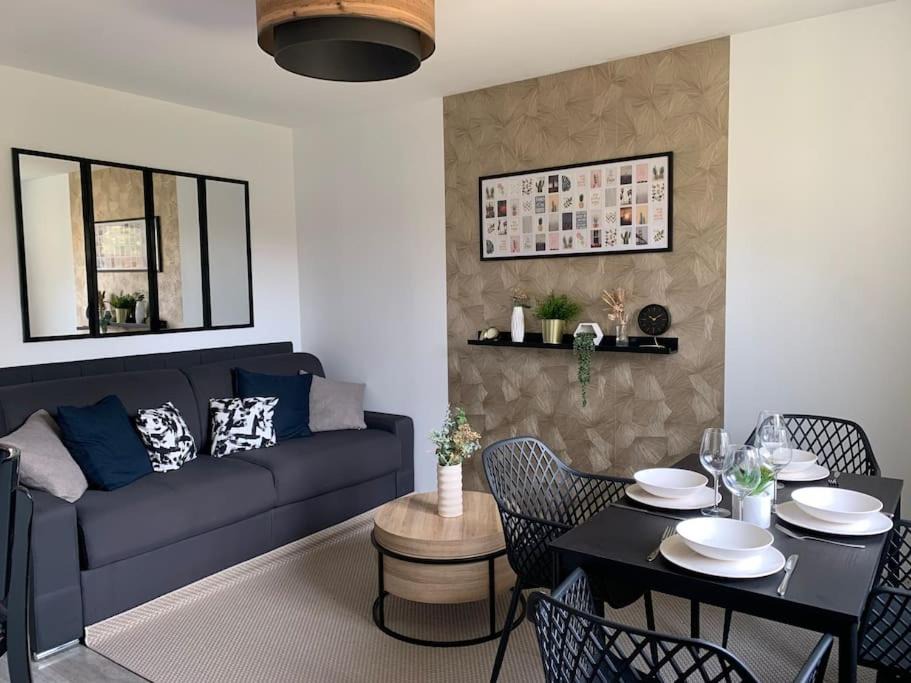 La Chapelle-en-Serval Apartment | Appartement proche Astérix, Chantilly, CDG, piscine 15 Juin au 30 Aout