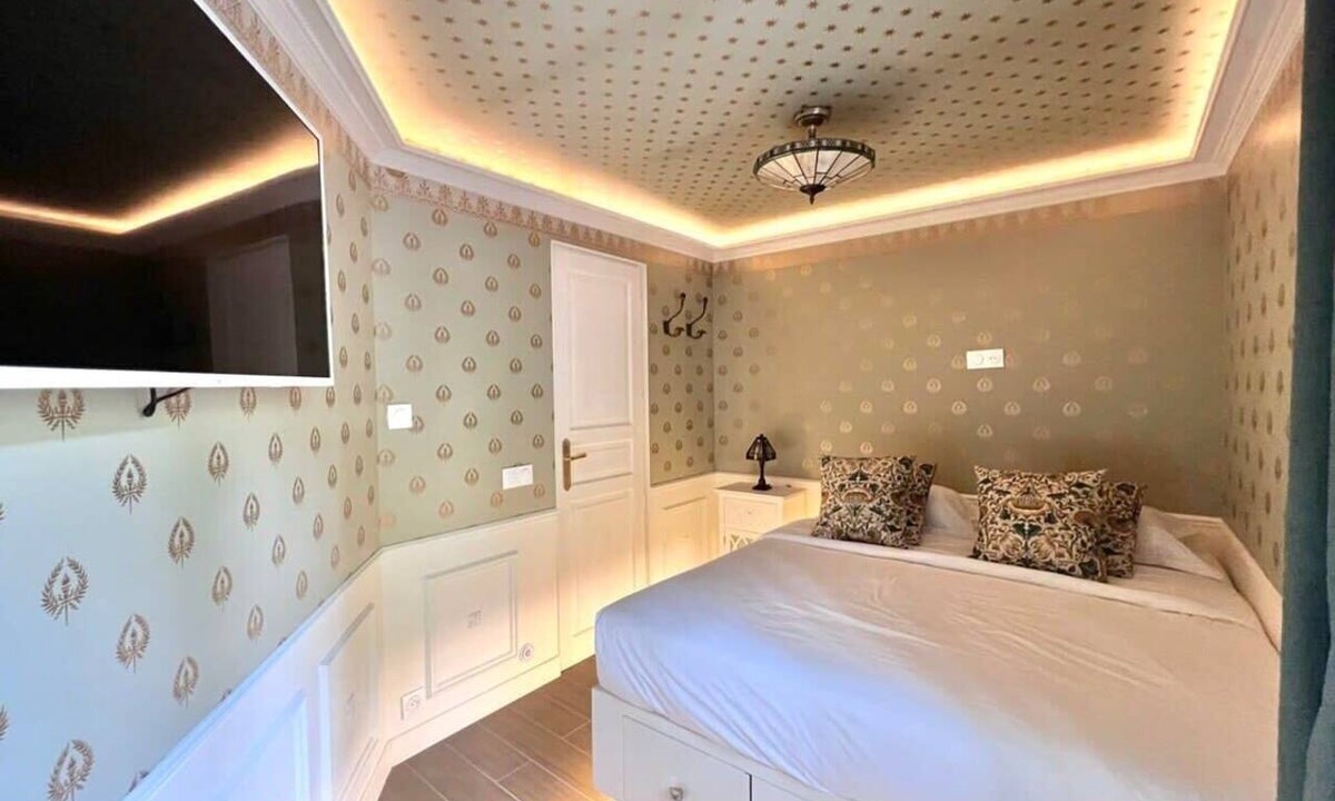 14th Arrondissement Apartment | Appartement prestige a deux pas de Montparnasse 6P