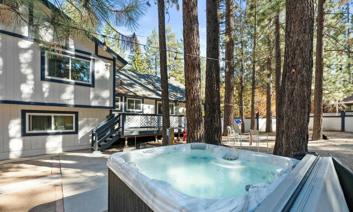 Summit Estates House | Aspen Sage Retreat | Hot Tub | Central Location