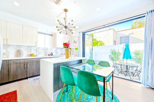 North Hollywood Apartment | B - 3BR NoHo Retreat 15m to Universal with Patio, Games & Parking - FIFA World Cup SoFi