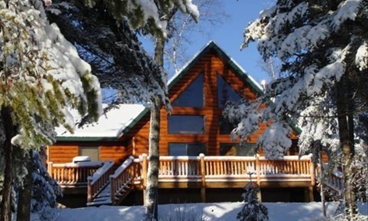 Land O Lakes Ski Chalet | Bargain fall/winter/spring rates. Lakefront privacy & campfire pit.
