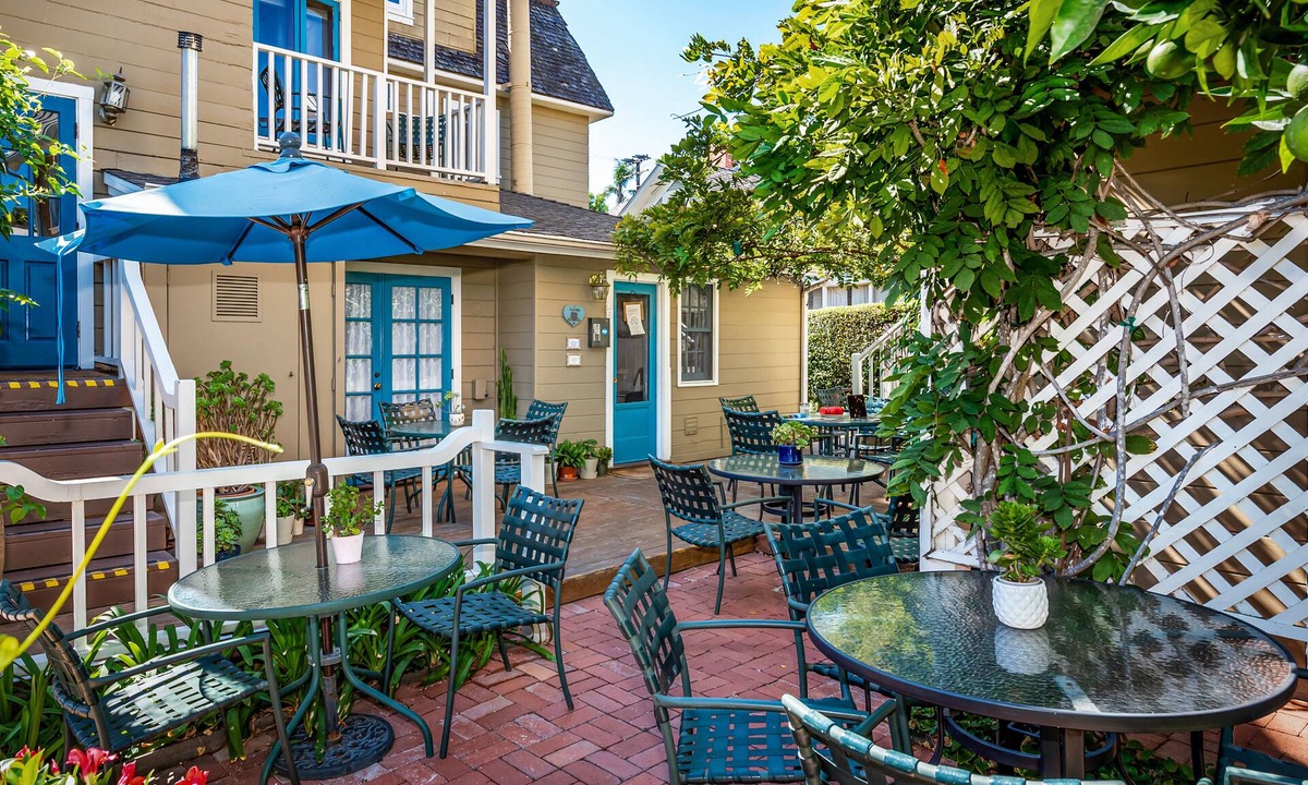 Oak Park Bed & Breakfast | Bath Street Inn