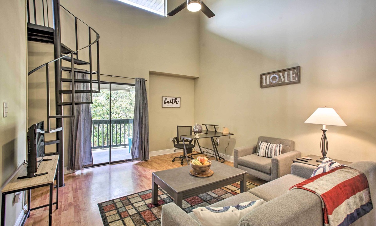 Highlands - Perkins Condo | Baton Rouge Condo < 3 Mi to Tiger Stadium!