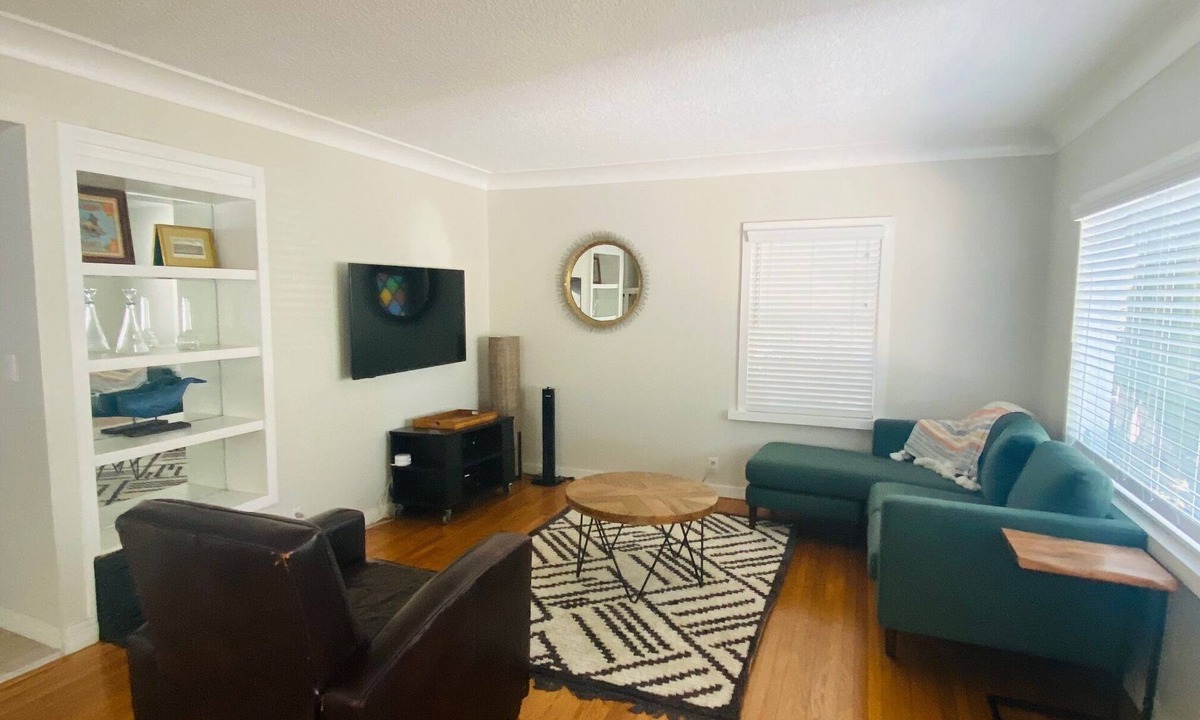 Belmont Heights House | Beach bungalow-5 min to beach, shops, restaurants!