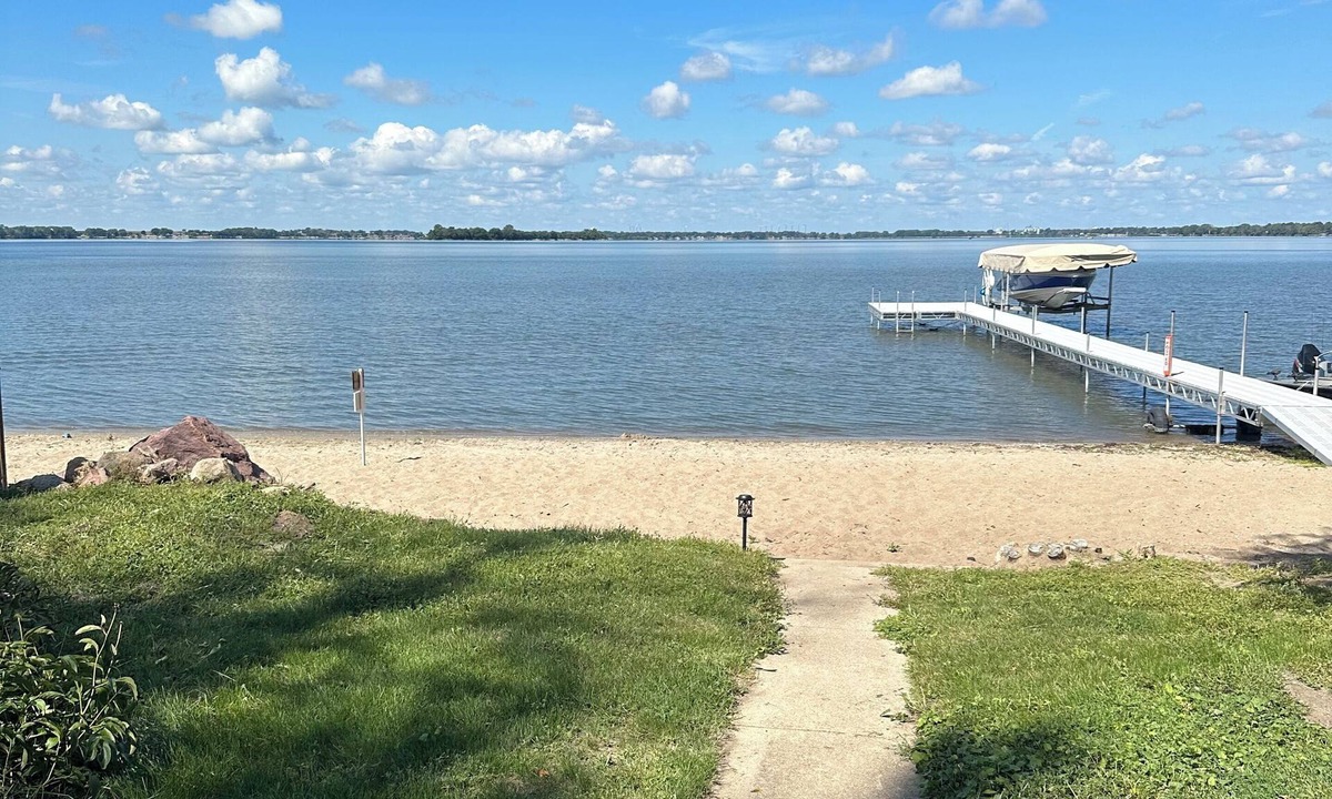 Lakeside House | Beach Home on Storm Lake