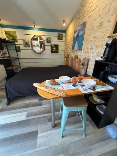 Saint-Vincent-sur-Graon House | Beach Studio charm and comfort in Le Bernard