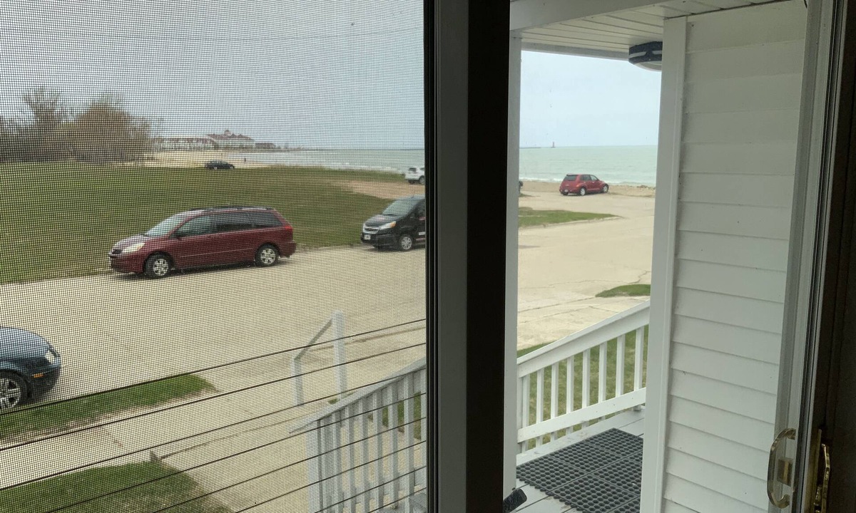 Sheboygan Condo | BEACHSIDE GETAWAY IN SHEBOYGAN