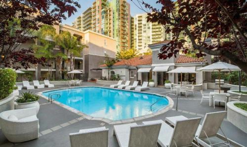 Marina del Rey Apartment | Beachside Marina Del Rey 2BR & 1BR - Resort Amenities