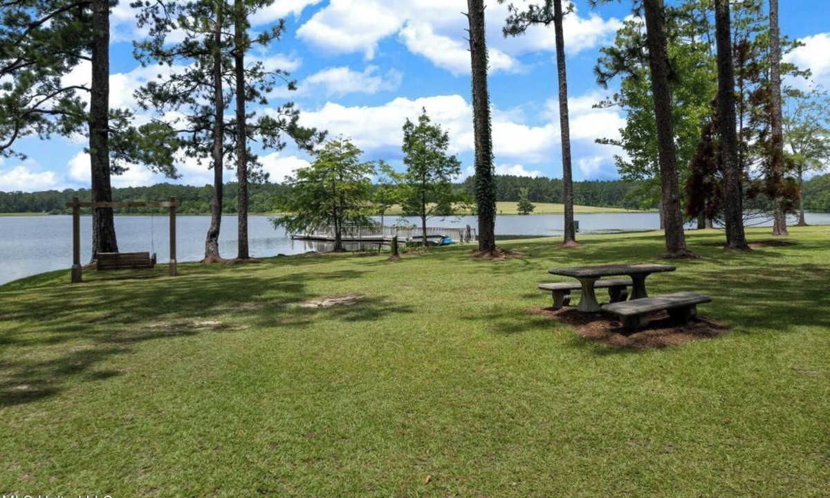 McNeill House | Beautiful 263 Acre Lake Front Estate