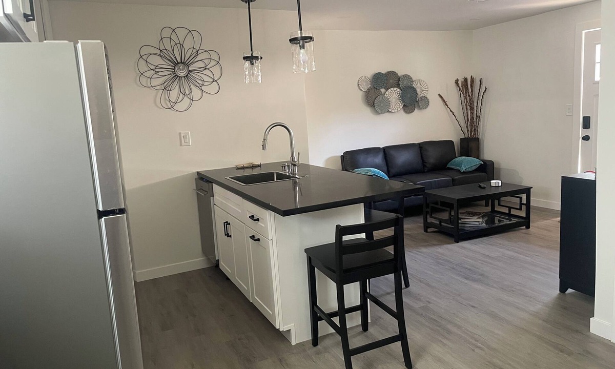 Valley Village House | Beautiful 3-bedroom house with AC near studios