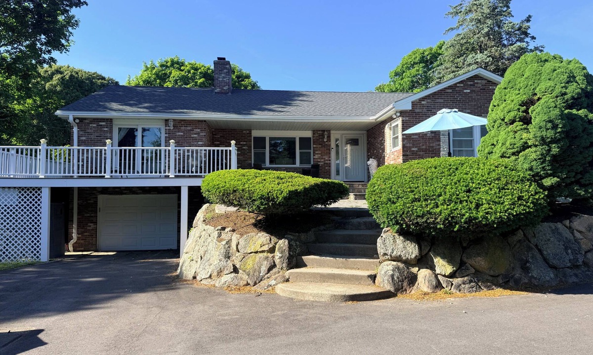 Teaticket House | Beautiful 4-Bedroom Home Premier Location