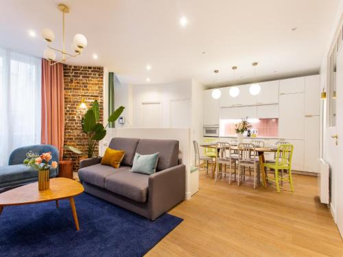 Quartier de Rochechouart Apartment | Beautiful apartment - 4BR 10P - Rue des Martyrs
