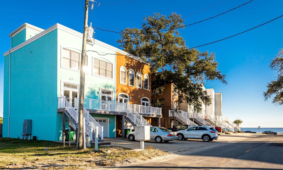 Mississippi City House | Beautiful Biloxi Beach View in this Family sized townhome!