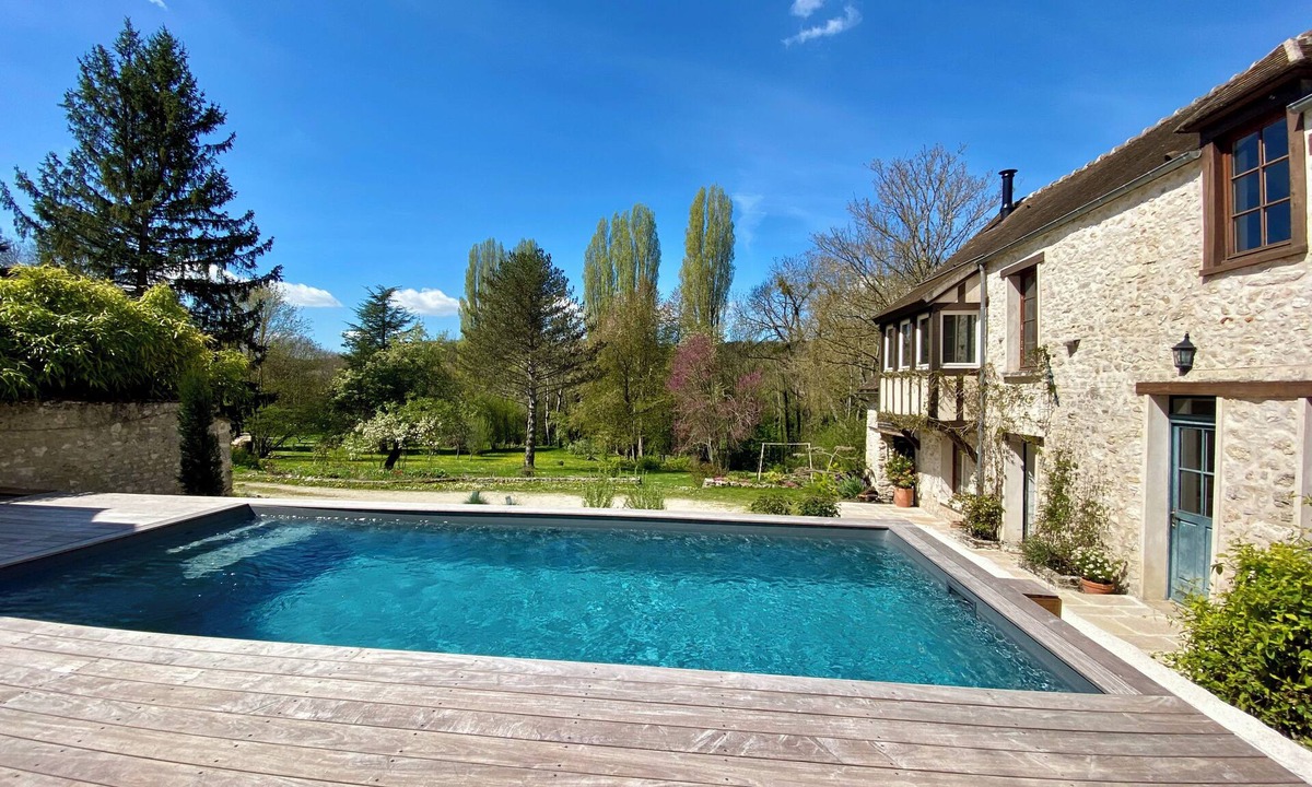 Villette House | Beautiful country house with heated pool 45 min from Paris and Versailles