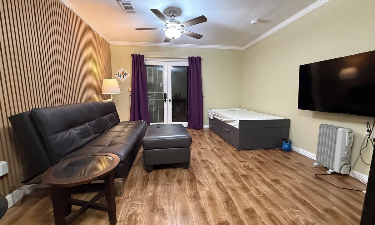 Gardena Apartment | Beautiful guest suite in pleasant Gardena - beaches/downtown/stadiums