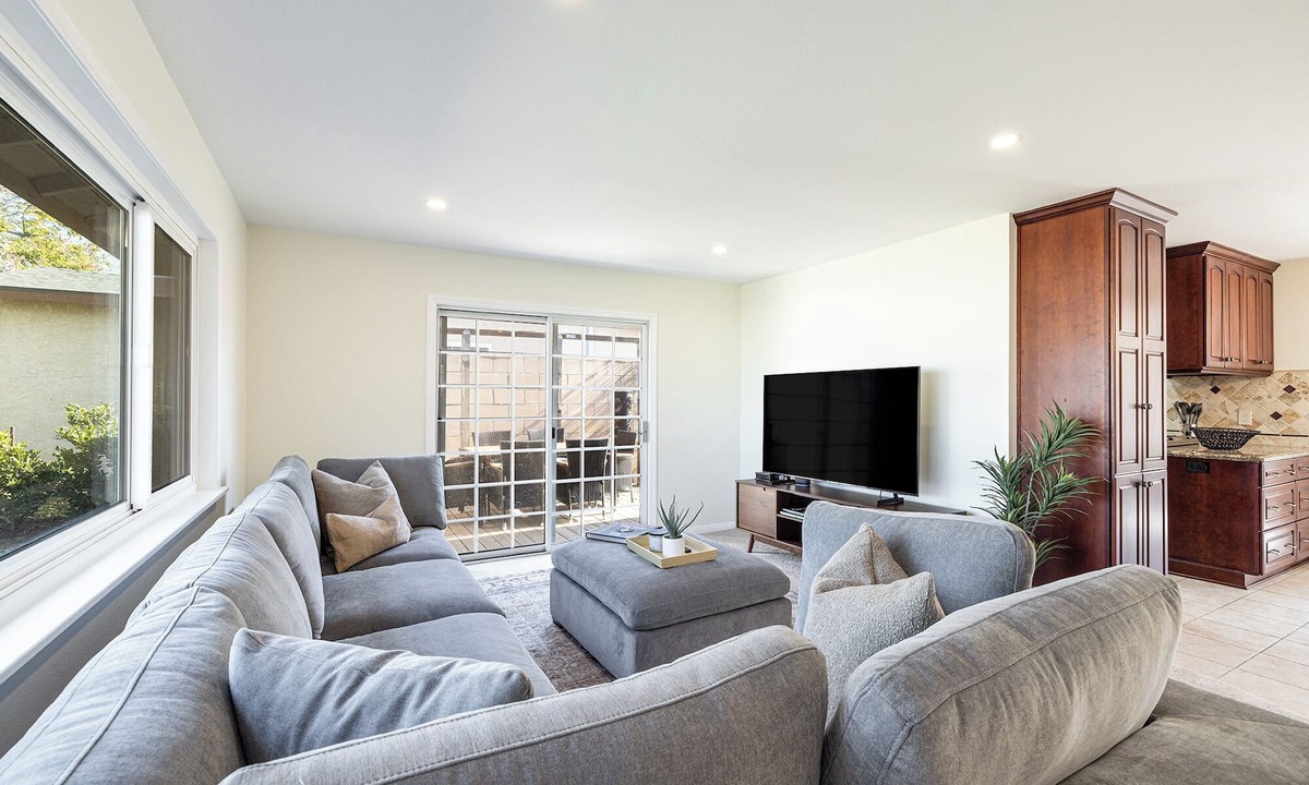 Simi Valley House | Beautiful home in central Simi Valley, dog-friendly