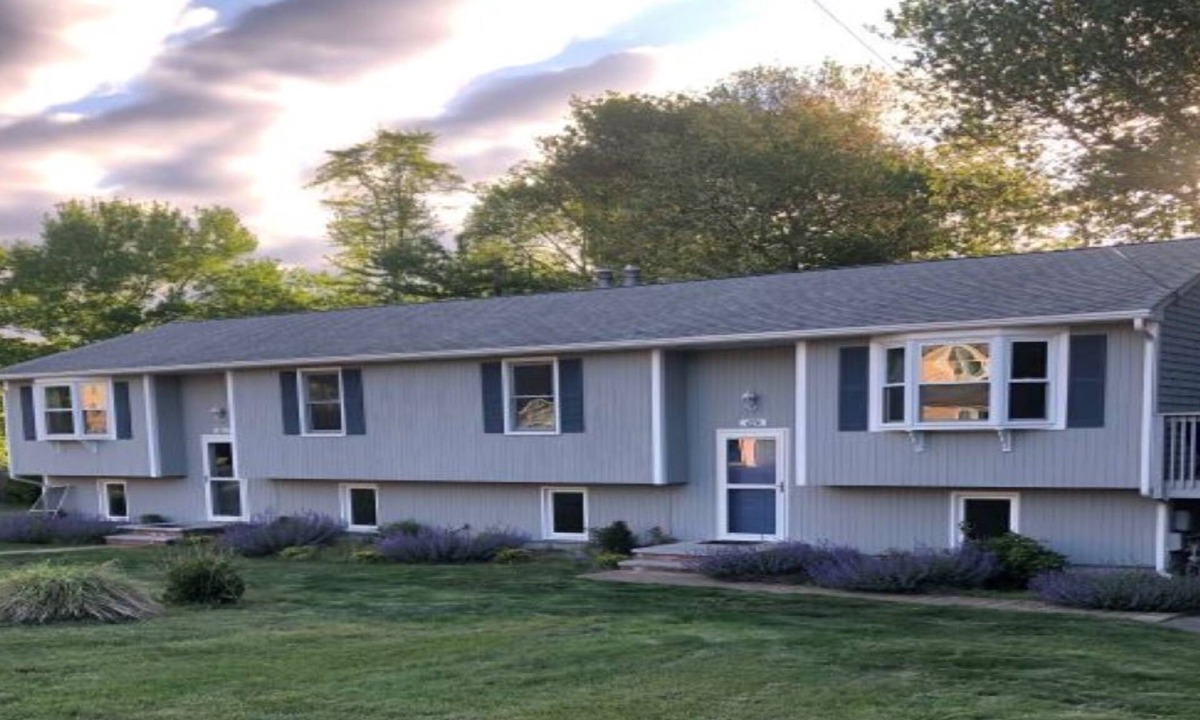 Bonnet Shores House | Beautifully remodeled home in Bonnet Shores - Narragansett RI