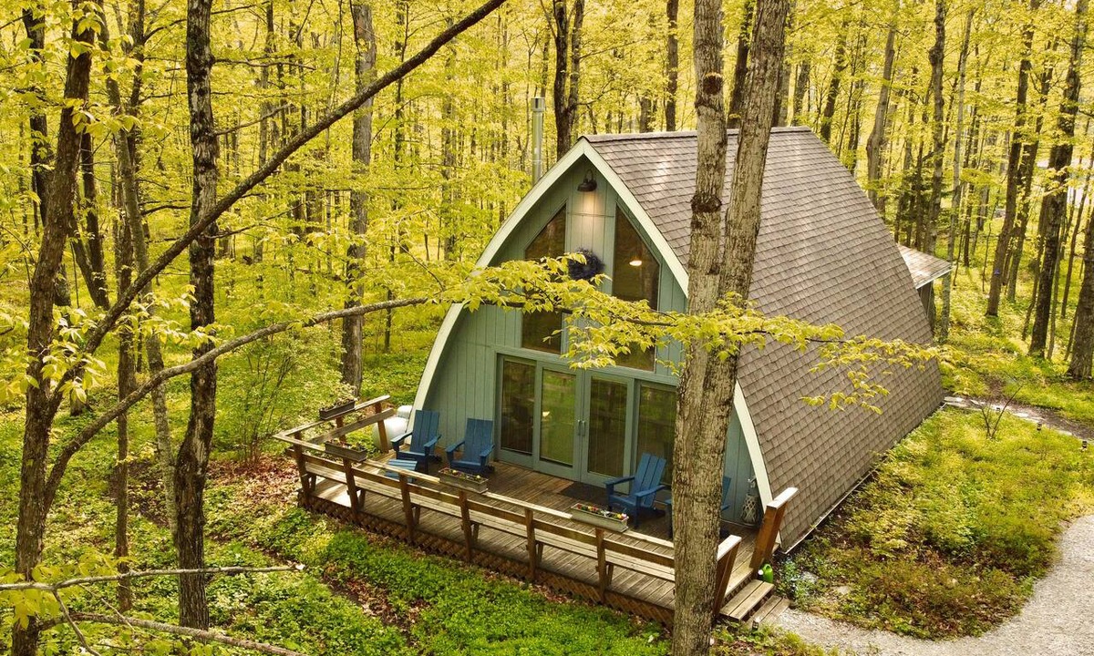 Sister Bay Cottage | Beechwood Cottage - Sleeps 4! A-Frame in Sister Bay, WI: Coffee Bar & Fire Pit!