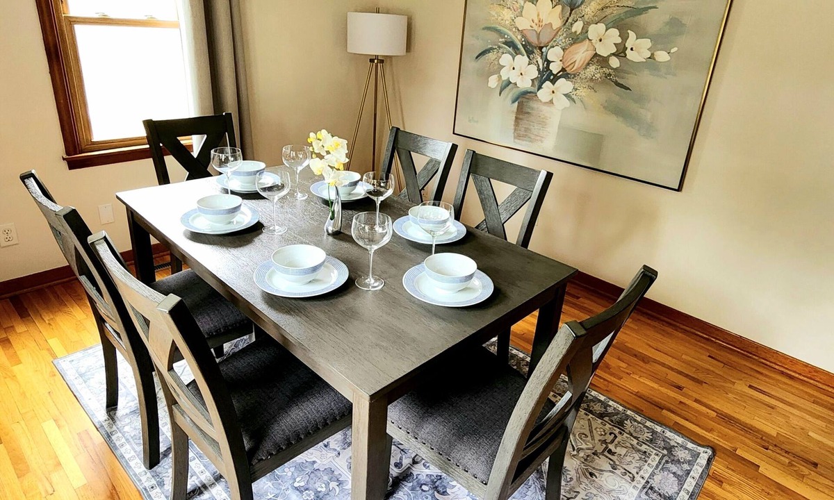 Rochester House | BloomBungalow | 6 Blocks to Mayo, Pets, Pool Table