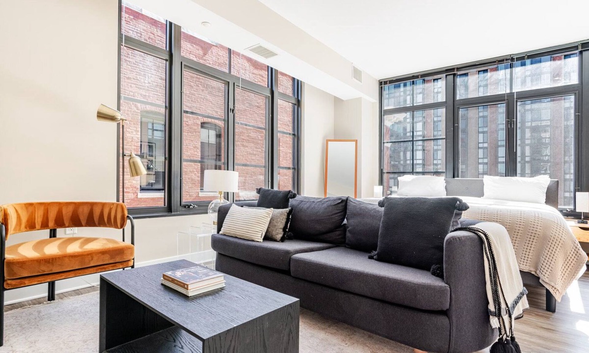 Mount Vernon Square Apartment | Blueground | Mt Vernon, pool & w/d, nr arena