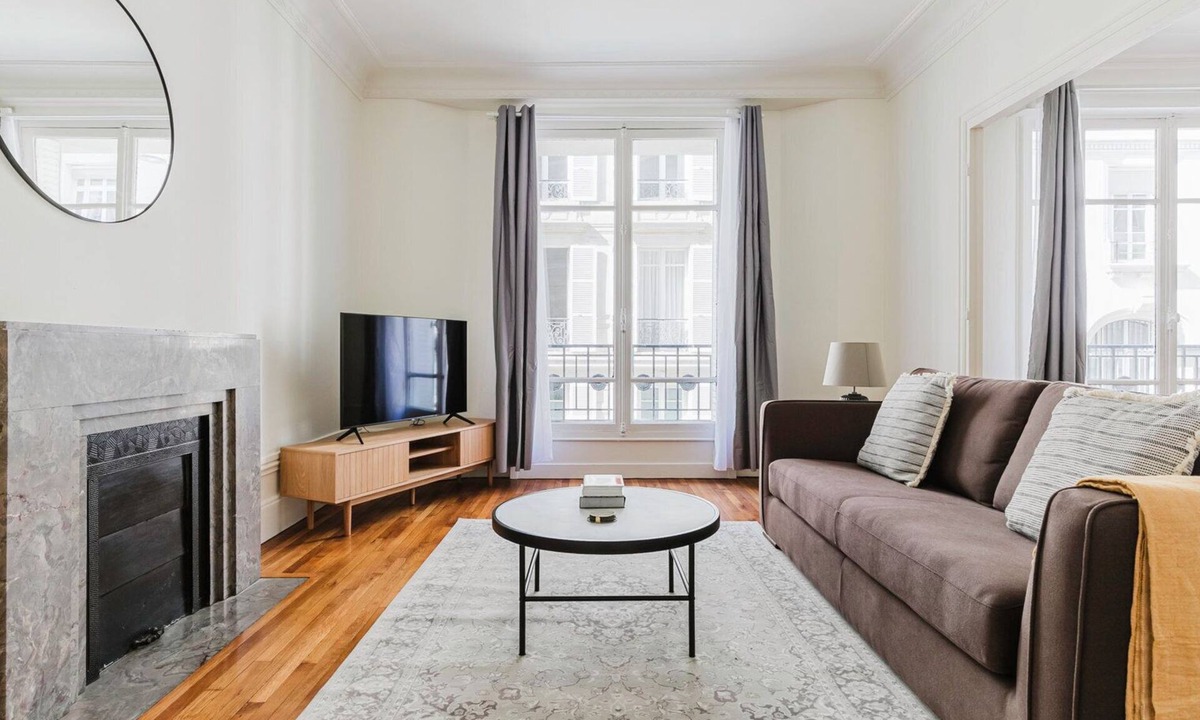 Notre-Dame-des-Champs Apartment | Blueground | Notre-Dame-des-Champs, nr dining