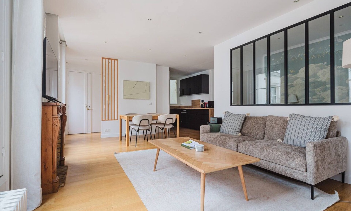 Quartier de Rochechouart Apartment | Blueground | Notre-Dame-de-Lorette 1bd apartment