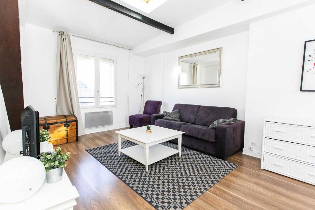 Arts-et-Metiers Apartment | BnBNova - 1BR - Upper Marais & Pompidou