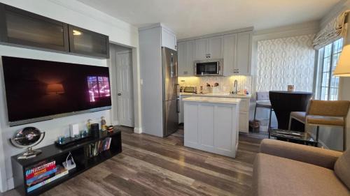 Beverly Grove Apartment | Bobbies Little Corner