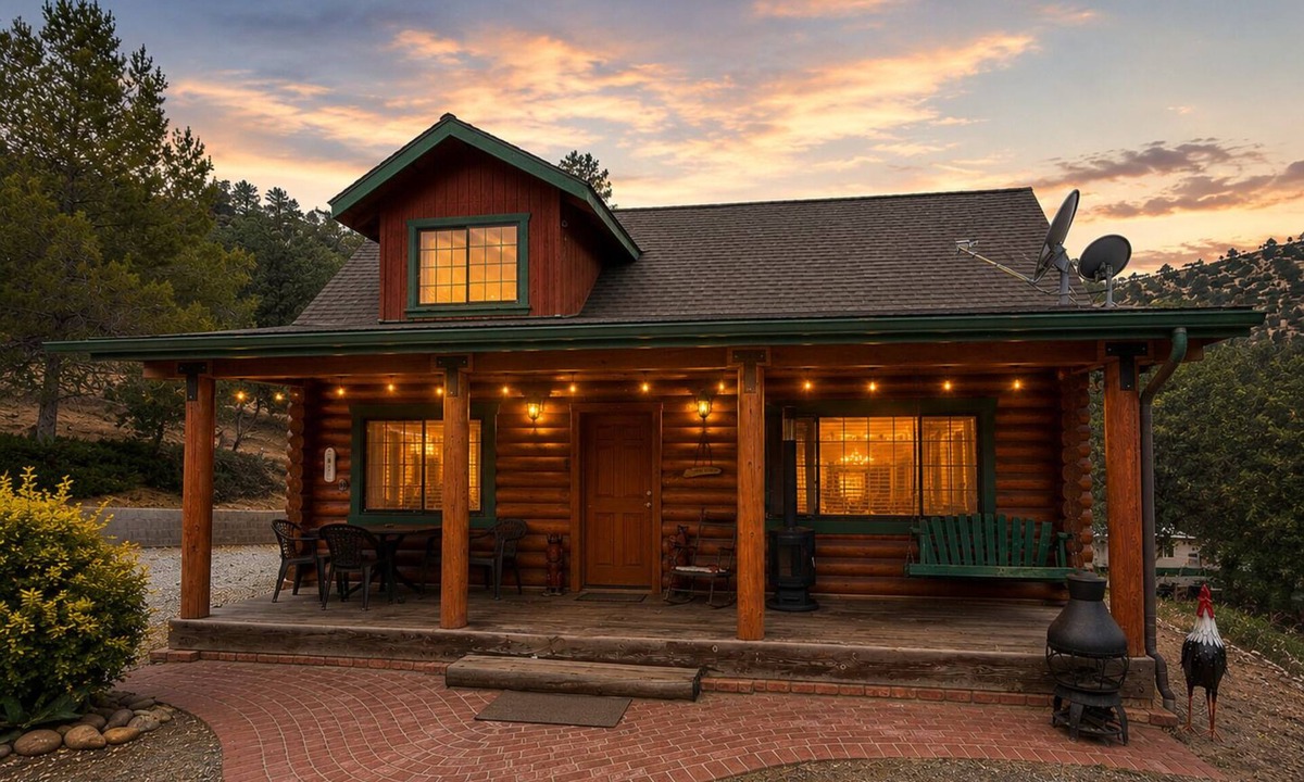 Bodfish Cabin | Bodfish Ranch/sleeps 14/secluded on 3.5 acres