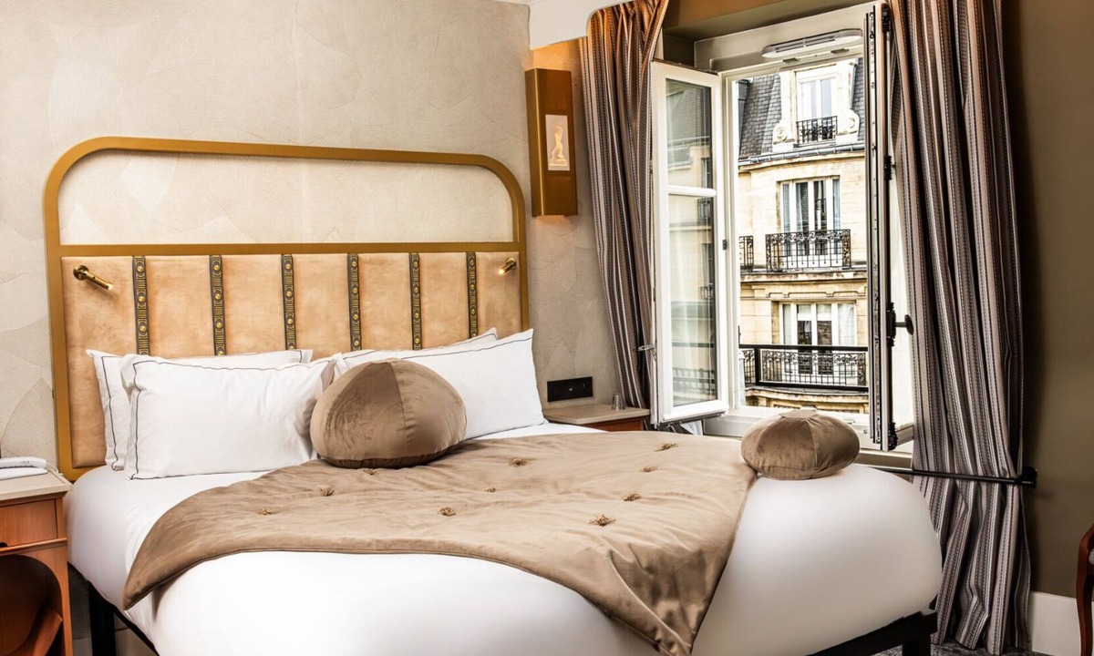 Quartier des Grandes-Carrieres Hotel | BOHEM Sacré Coeur