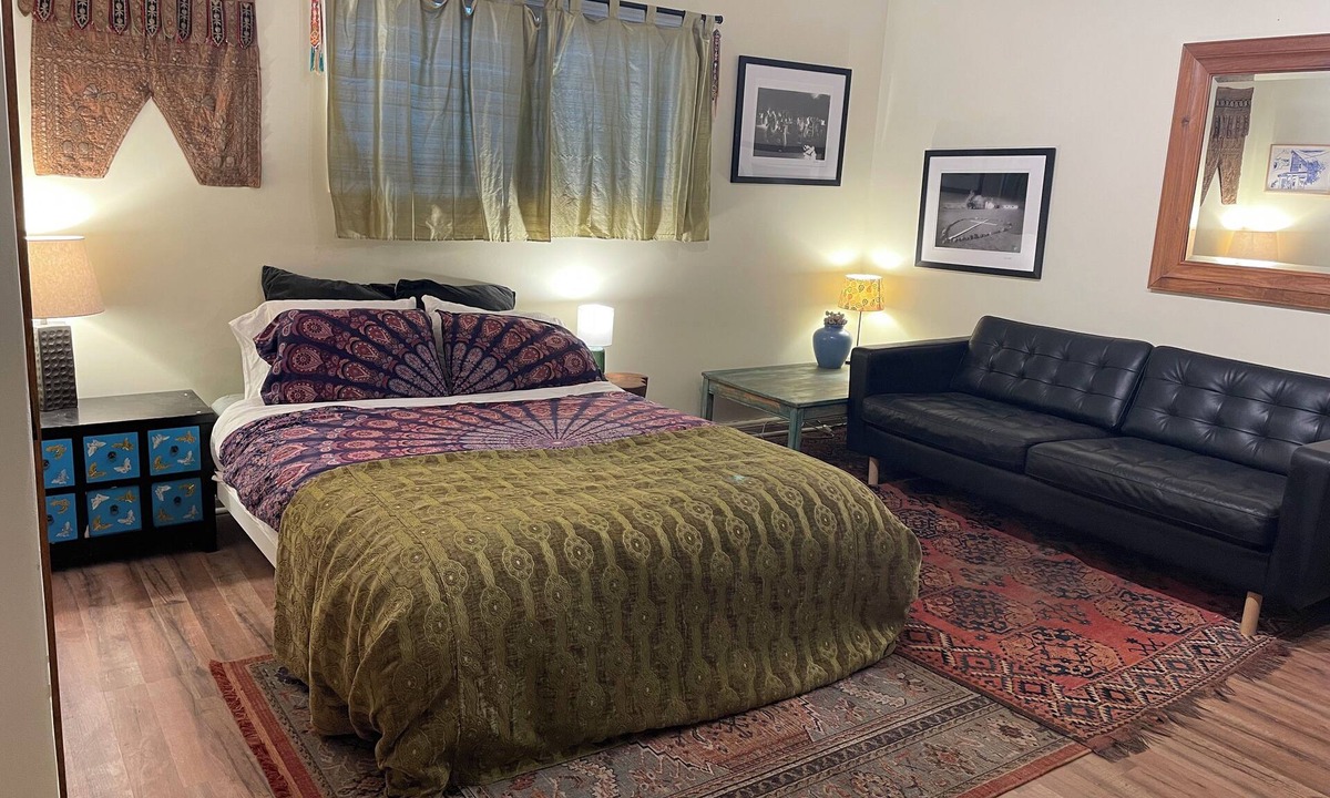 Ventura Apartment | Bohemian Tract House- studio in peaceful Ventura perfect for your getaway