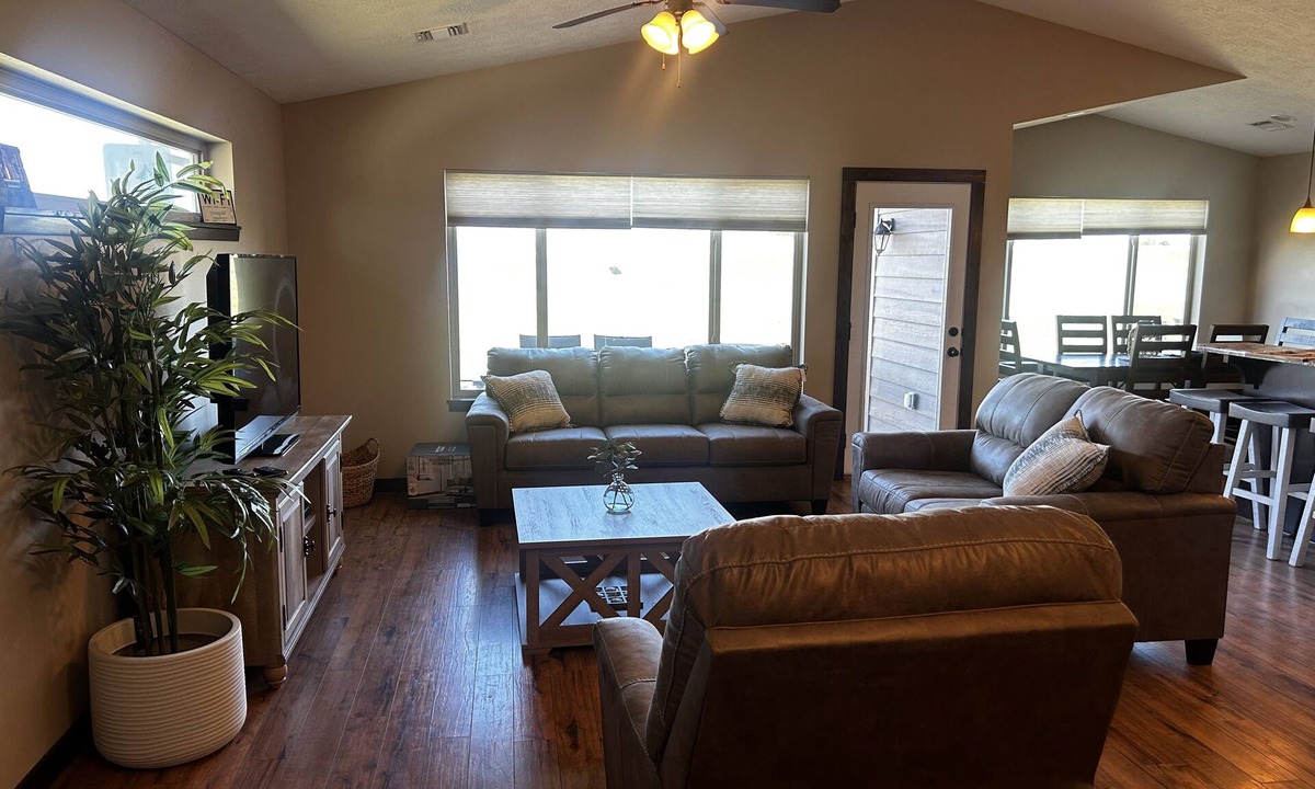 Spirit Lake Cabin | Book now, great rates!~3bedroom, 2bath~finished garage area.