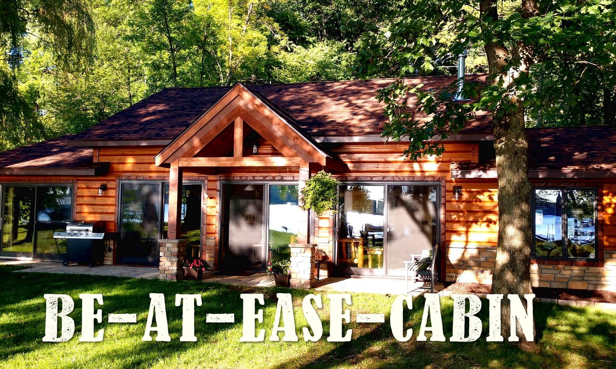 Luck Cabin | BOOKING END AUG+LBR DAY-Northwds Upscale Charmng Lakefrt Bone Lk-4 Bedrm-Game Rm