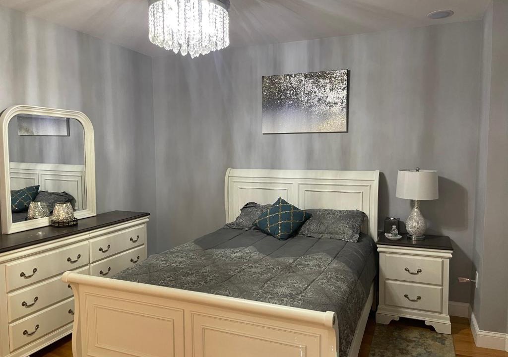 Dudley - Brunswick King Apartment | Boston Luxury 3 bedroom Private Condo